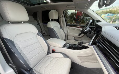 Volkswagen Touareg III, 2020 год, 4 990 000 рублей, 28 фотография