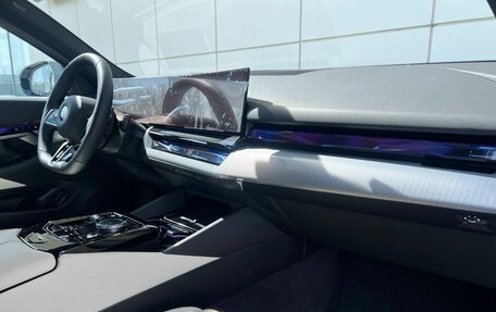 BMW 5 серия, 2025 год, 7 890 000 рублей, 11 фотография