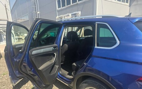 Volkswagen Tiguan II, 2021 год, 2 450 000 рублей, 4 фотография