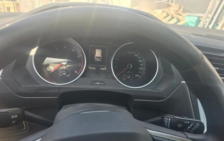 Volkswagen Tiguan II, 2021 год, 2 450 000 рублей, 3 фотография