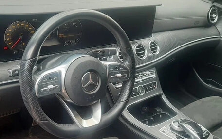 Mercedes-Benz E-Класс, 2018 год, 3 900 000 рублей, 3 фотография