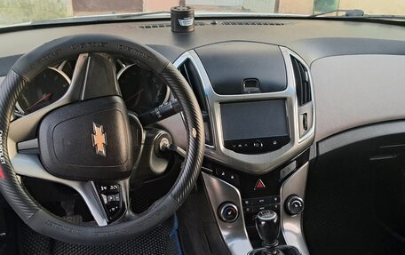 Chevrolet Cruze II, 2014 год, 890 000 рублей, 4 фотография