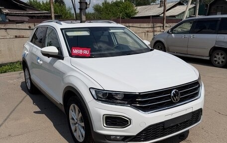 Volkswagen T-Roc I, 2023 год, 1 820 000 рублей, 1 фотография