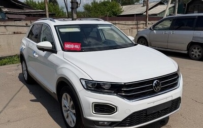 Volkswagen T-Roc I, 2023 год, 1 820 000 рублей, 1 фотография