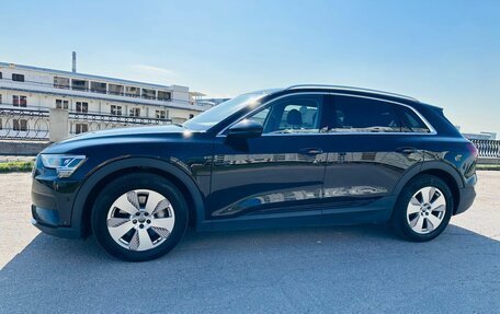 Audi e-tron I, 2019 год, 3 800 000 рублей, 1 фотография
