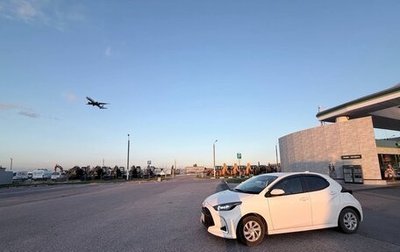 Toyota Yaris, 2021 год, 1 240 000 рублей, 1 фотография