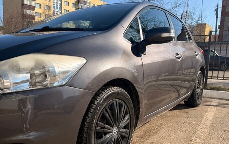 Toyota Auris II, 2010 год, 750 000 рублей, 3 фотография