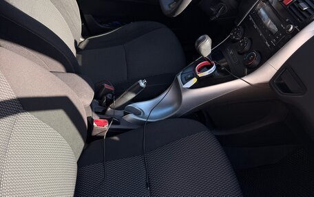 Toyota Auris II, 2010 год, 750 000 рублей, 6 фотография