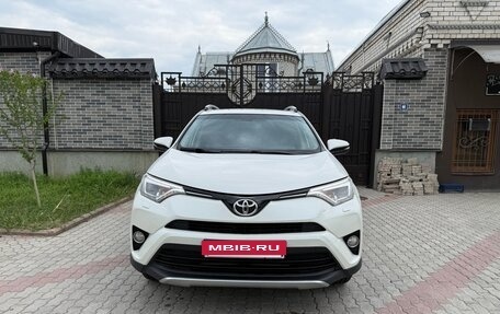 Toyota RAV4, 2015 год, 1 745 000 рублей, 4 фотография