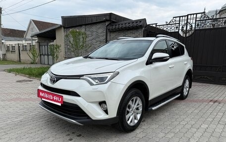 Toyota RAV4, 2015 год, 1 745 000 рублей, 3 фотография