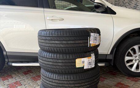 Toyota RAV4, 2015 год, 1 745 000 рублей, 10 фотография