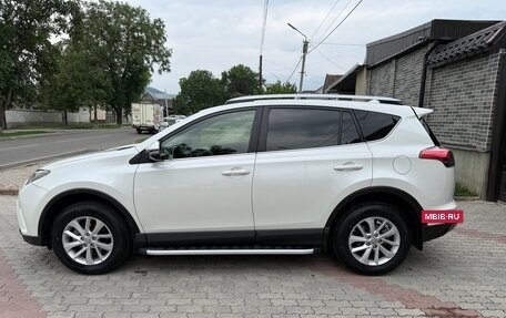 Toyota RAV4, 2015 год, 1 745 000 рублей, 9 фотография