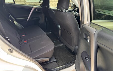 Toyota RAV4, 2015 год, 1 745 000 рублей, 27 фотография