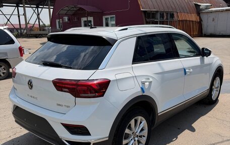 Volkswagen T-Roc I, 2023 год, 1 820 000 рублей, 4 фотография