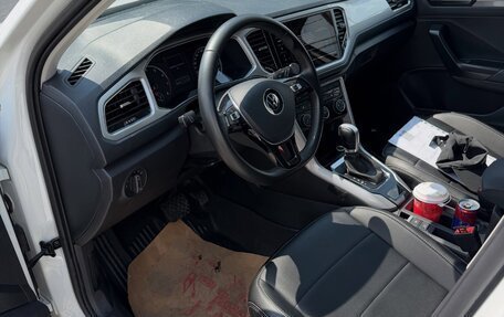 Volkswagen T-Roc I, 2023 год, 1 820 000 рублей, 7 фотография
