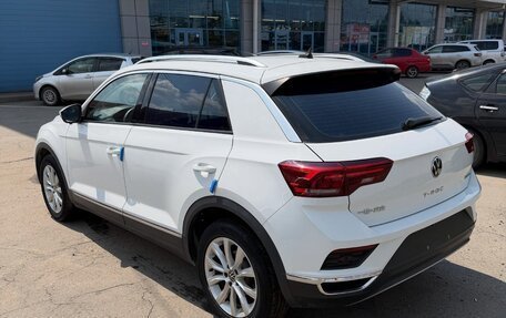 Volkswagen T-Roc I, 2023 год, 1 820 000 рублей, 6 фотография