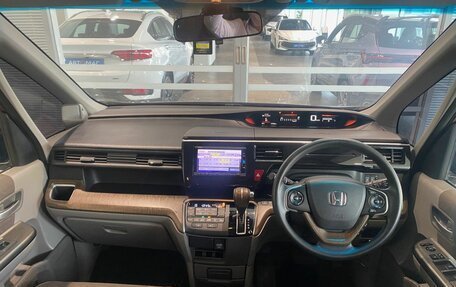 Honda Stepwgn IV, 2016 год, 1 846 000 рублей, 24 фотография