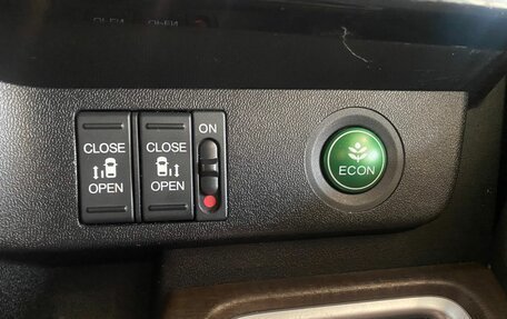 Honda Stepwgn IV, 2016 год, 1 846 000 рублей, 32 фотография
