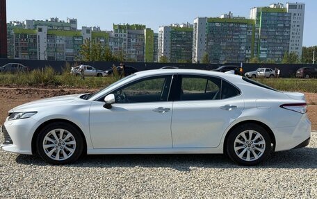 Toyota Camry, 2018 год, 2 600 000 рублей, 7 фотография