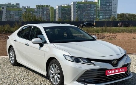 Toyota Camry, 2018 год, 2 600 000 рублей, 6 фотография
