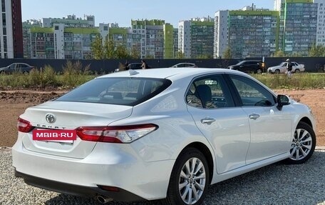 Toyota Camry, 2018 год, 2 600 000 рублей, 9 фотография