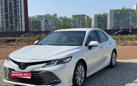 Toyota Camry, 2018 год, 2 600 000 рублей, 5 фотография