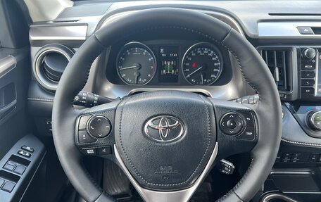 Toyota RAV4, 2018 год, 2 590 000 рублей, 14 фотография