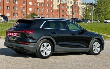 Audi e-tron I, 2019 год, 3 800 000 рублей, 4 фотография