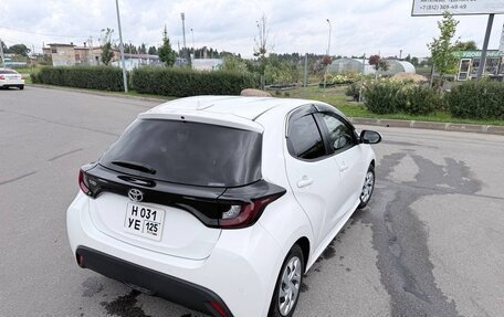 Toyota Yaris, 2021 год, 1 240 000 рублей, 9 фотография