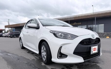 Toyota Yaris, 2021 год, 1 240 000 рублей, 10 фотография