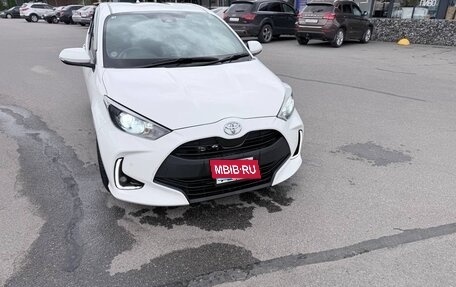 Toyota Yaris, 2021 год, 1 240 000 рублей, 11 фотография