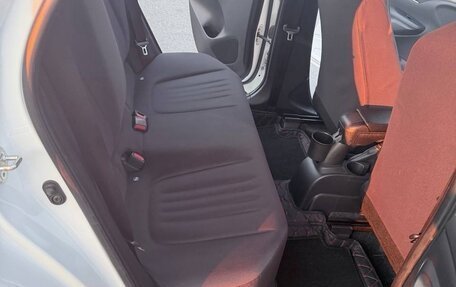 Toyota Yaris, 2021 год, 1 240 000 рублей, 31 фотография