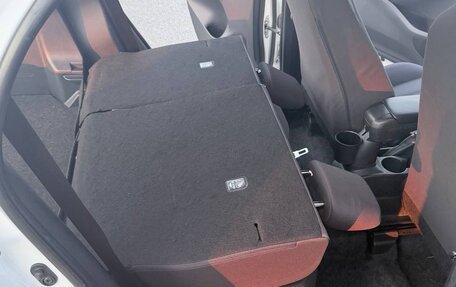 Toyota Yaris, 2021 год, 1 240 000 рублей, 30 фотография