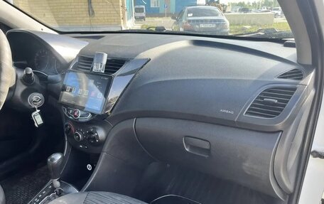 Hyundai Solaris II рестайлинг, 2016 год, 550 000 рублей, 13 фотография