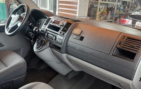 Volkswagen Caravelle T5, 2012 год, 2 499 999 рублей, 4 фотография