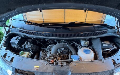 Volkswagen Caravelle T5, 2012 год, 2 499 999 рублей, 13 фотография