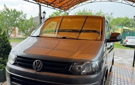 Volkswagen Caravelle T5, 2012 год, 2 499 999 рублей, 15 фотография