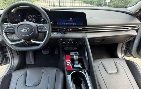 Hyundai Elantra, 2023 год, 1 650 000 рублей, 19 фотография