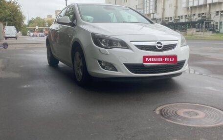 Opel Astra J, 2012 год, 580 000 рублей, 1 фотография