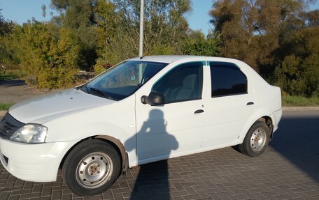 Renault Logan I, 2015 год, 380 000 рублей, 2 фотография