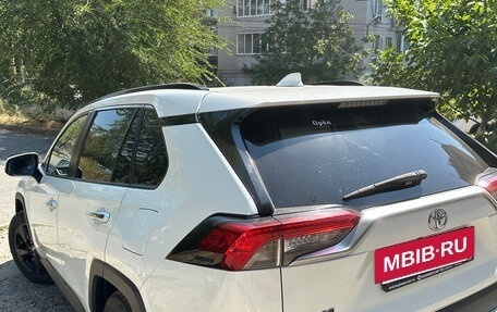 Toyota RAV4, 2020 год, 3 850 000 рублей, 6 фотография