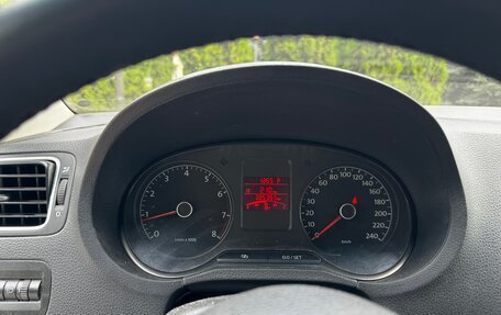 Volkswagen Polo VI (EU Market), 2011 год, 600 000 рублей, 13 фотография