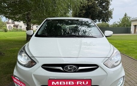 Hyundai Solaris II рестайлинг, 2013 год, 720 000 рублей, 5 фотография