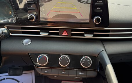 Hyundai Elantra, 2023 год, 1 760 000 рублей, 11 фотография