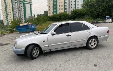 Mercedes-Benz E-Класс, 1998 год, 200 000 рублей, 2 фотография