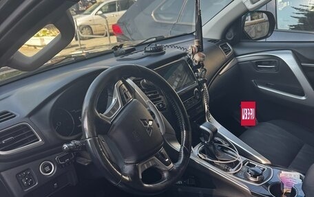Mitsubishi Pajero Sport III рестайлинг, 2018 год, 2 850 000 рублей, 7 фотография