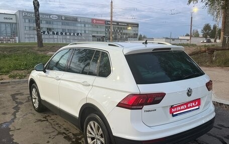 Volkswagen Tiguan II, 2018 год, 2 300 000 рублей, 3 фотография