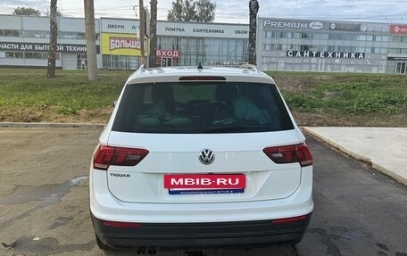 Volkswagen Tiguan II, 2018 год, 2 300 000 рублей, 4 фотография