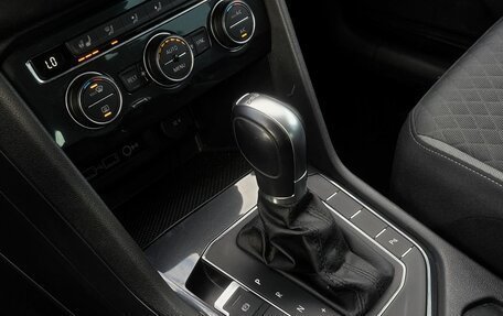 Volkswagen Tiguan II, 2019 год, 2 488 000 рублей, 9 фотография