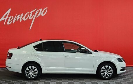 Skoda Octavia, 2017 год, 1 735 000 рублей, 6 фотография